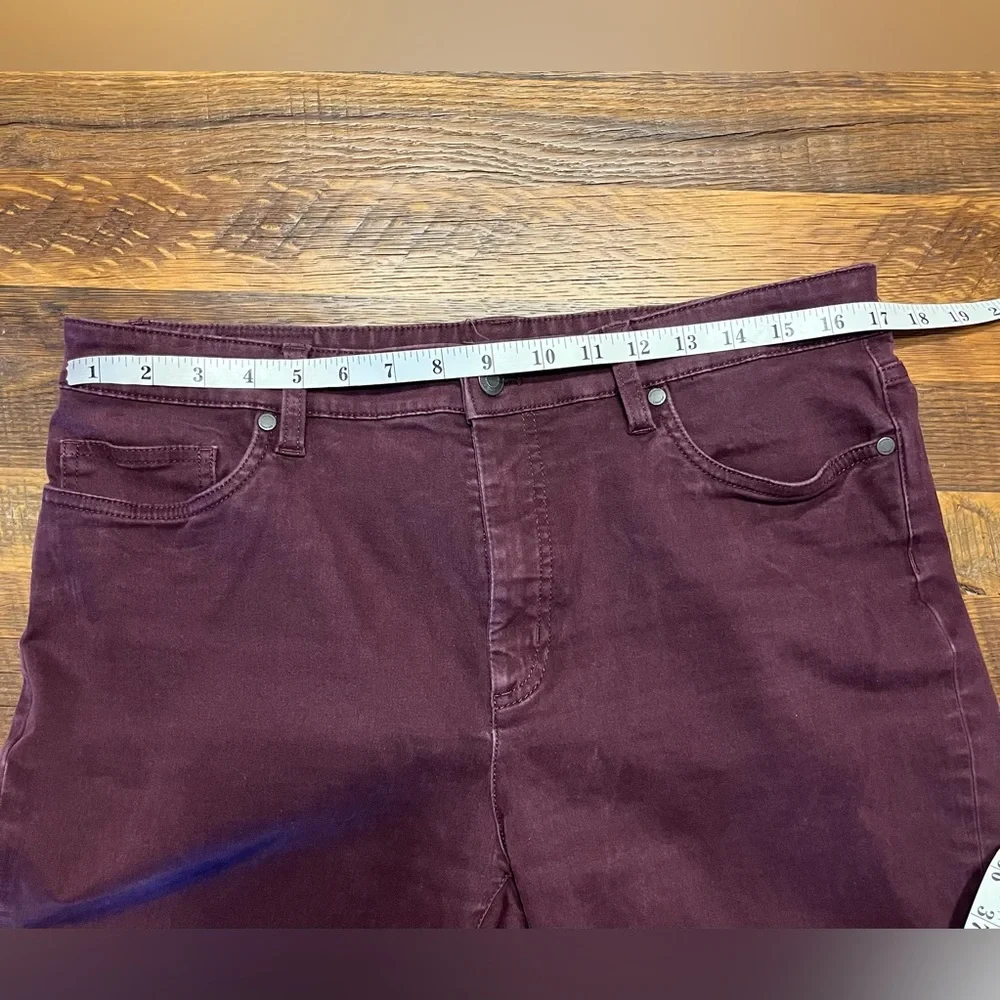 Lands’ End size 12 Tall burgundy jeans - Picture 4 of 8